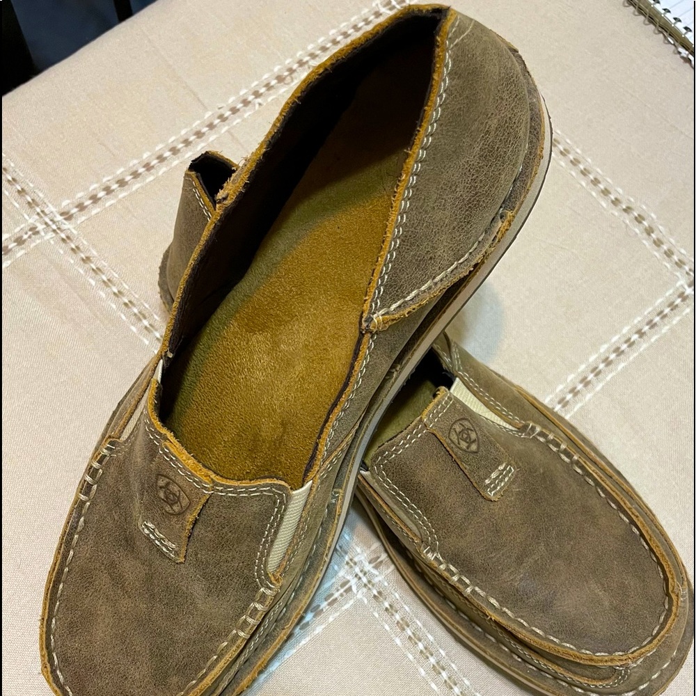 Ladies Ariat shoes